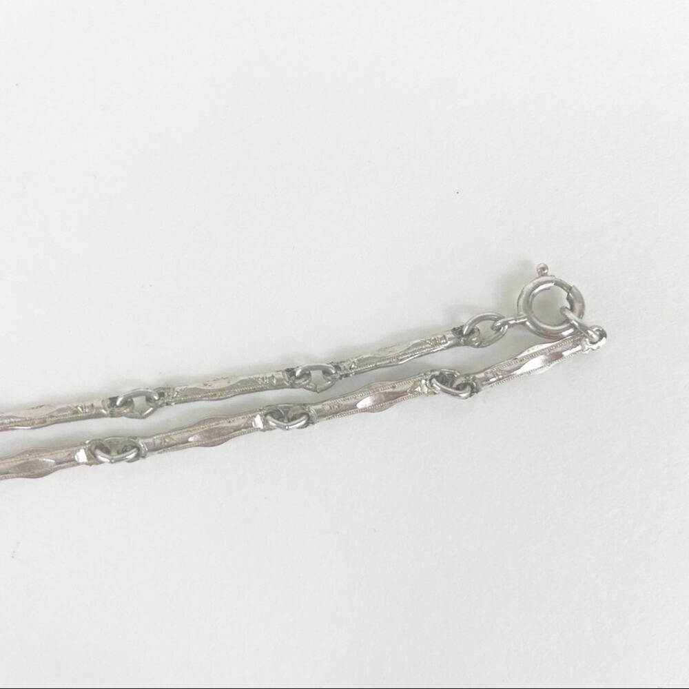 Vintage Avon Silver Tone Necklace - Picture 4 of 5